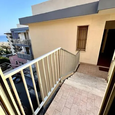 Casa Solymar Apartman Vallecrosia